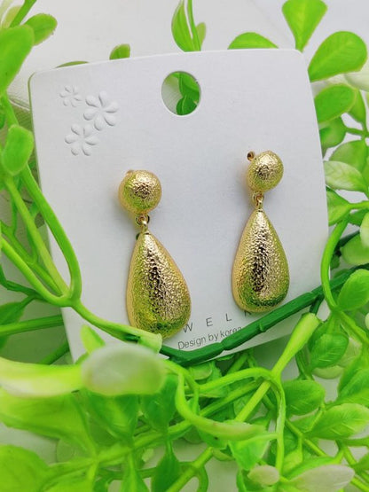 Diva Textured Drop Earrings