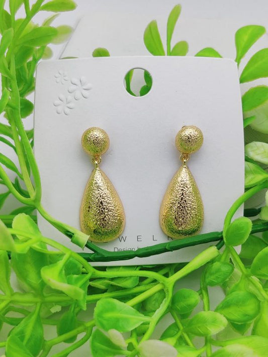 Diva Textured Drop Earrings