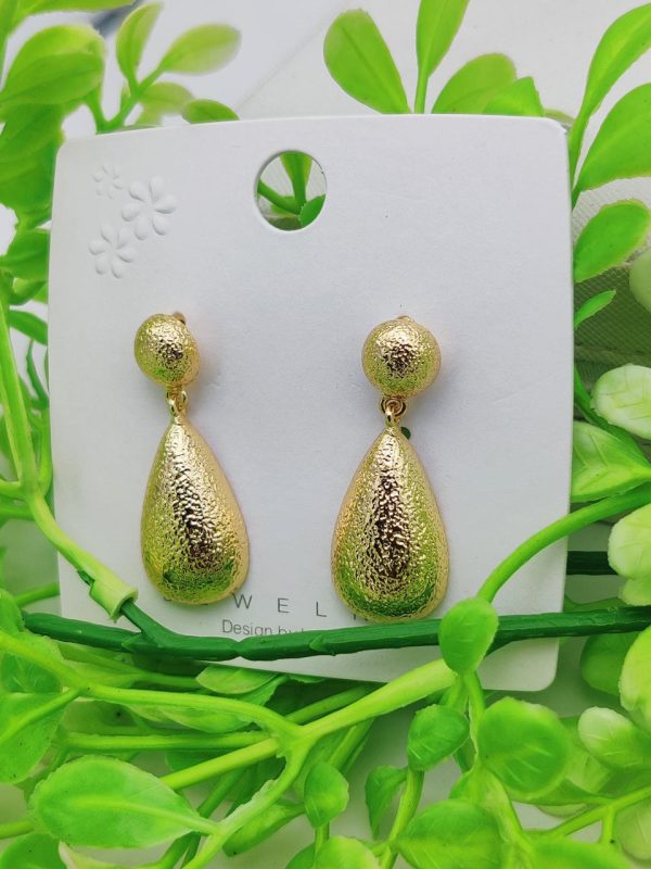 Diva Textured Drop Earrings