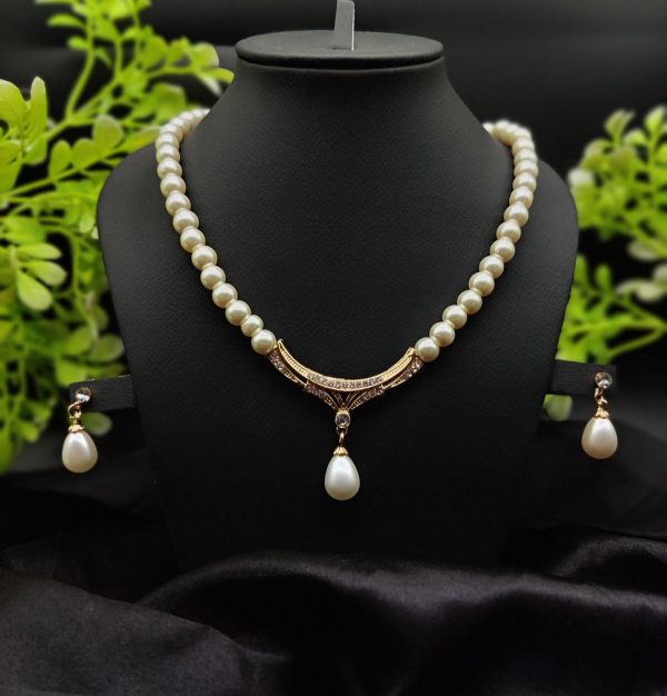 Diva Gold-plated Pearl Necklace Set