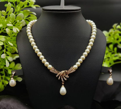 Diva Timeless Pearl Necklace Set